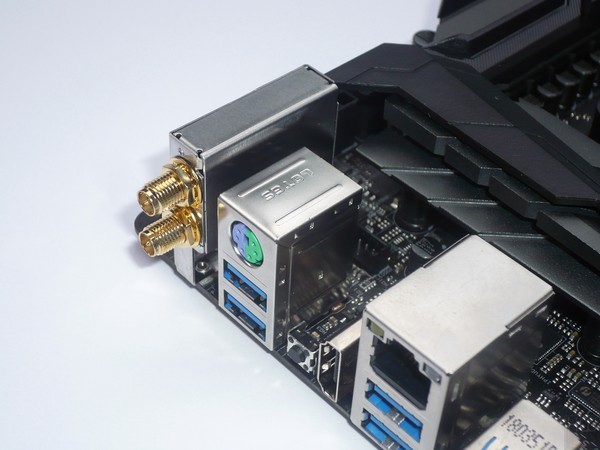 058-asrock-x470-taichi-foto-modulo-wireless-preinstallato