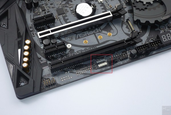 061-asrock-x470-taichi-foto-scheda-particolare-connettori-LED-RGB-addressable