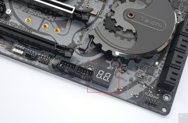 062-asrock-x470-taichi-foto-scheda-particolare-debug-display