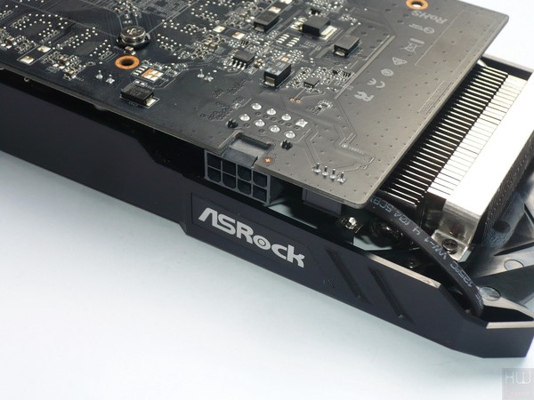 052-asrock-phantom-rx580-8g-foto-scheda-connettore-alimentazione-supplementare