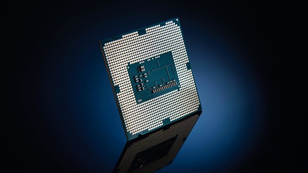 1_ottobre_per_le_CPU_Intel_Core_di_nona_generazione_-_1