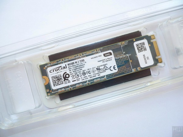 007-crucial-mx500-m2-ssd-foto-confezione-retro-dettaglio
