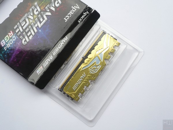 011-apacer-panther-rage-rgb-ddr4-foto-confezione-apertura
