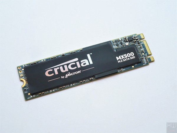 015-crucial-mx500-m2-ssd-foto-fronte-heatspreader