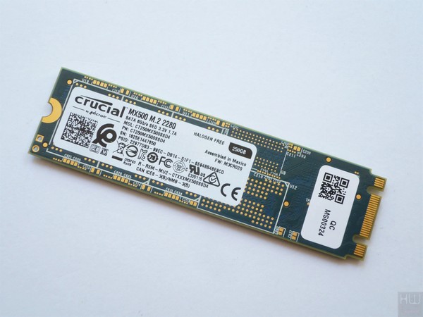 016-crucial-mx500-m2-ssd-foto-retro-etichetta