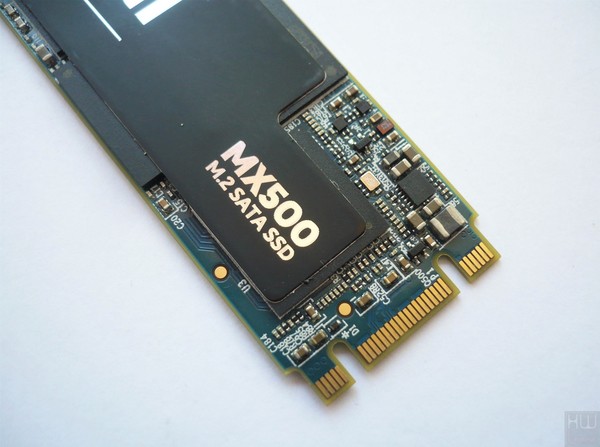 017-crucial-mx500-m2-ssd-foto-pettine-collegamento-bm-key