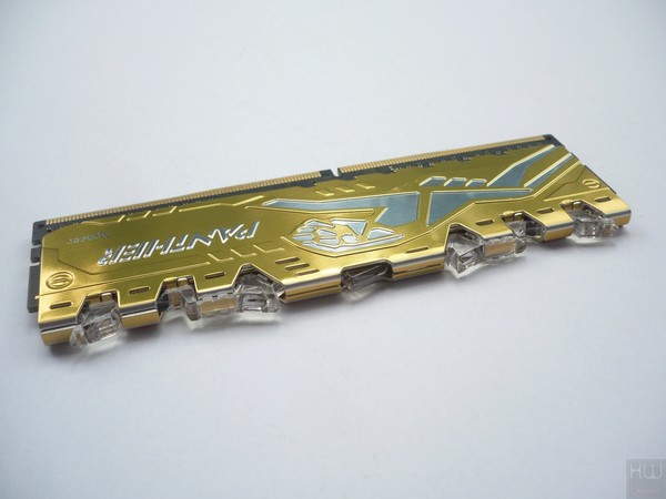 028-apacer-panther-rage-rgb-ddr4-foto-moduli-varie-barra-superiore