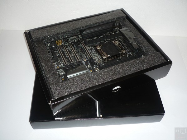 021-asrock-x299-oc-formula-foto-confezione-interno