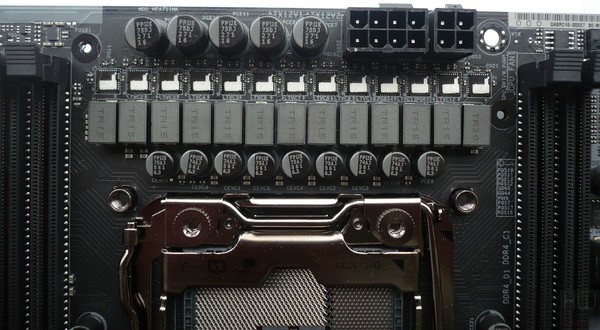 042-asrock-x299-oc-formula-foto-scheda-zona-socket-dettagli-circuiteria