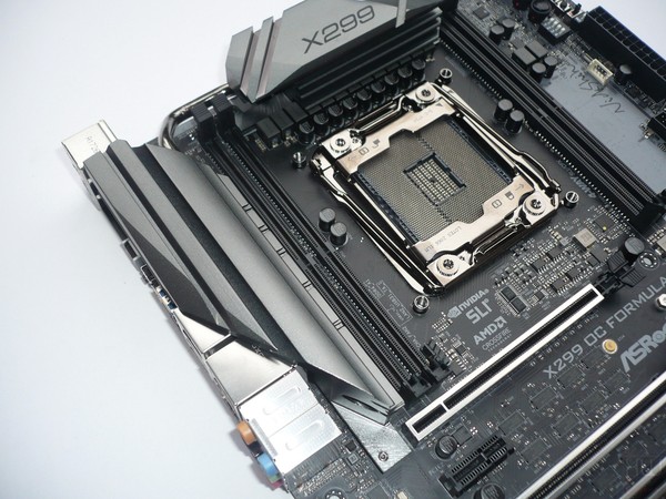 047-asrock-x299-oc-formula-foto-scheda-slot-ddr4-sinistra