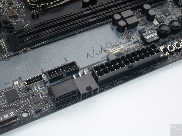 050-asrock-x299-oc-formula-foto-scheda-header-usb-conn-supp-pcie-porte-sata