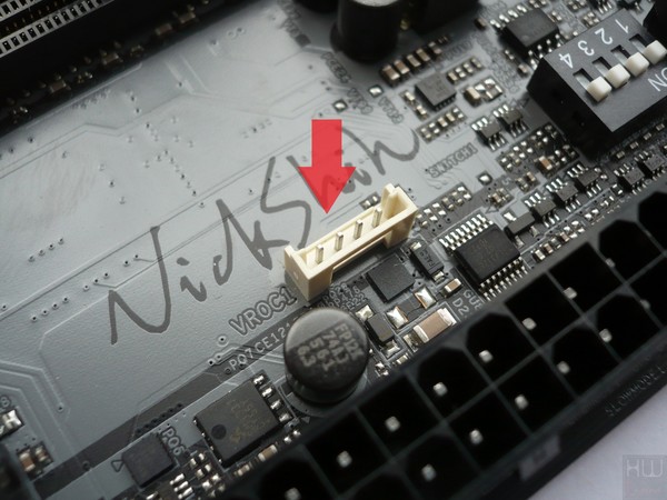 061-asrock-x299-oc-formula-foto-scheda-connettore-chiave-intel-vroc