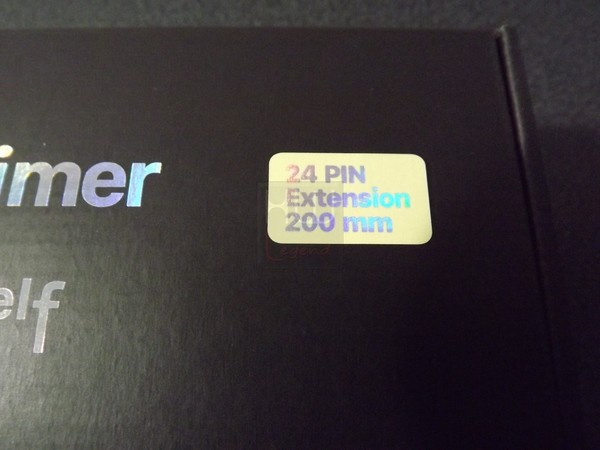 Confezione_e_Bundle_-_Lian_Li_Strimer_24_pin_-_3
