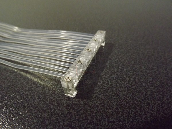 Design_e_Cura_dei_particolari_-_Lian_Li_Strimer_24_pin_-_9