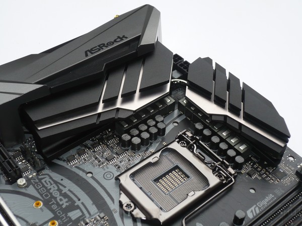 042-asrock-z390-taichi-ultimate-foto-scheda-dettagli-circuiteria-alimentazione