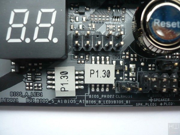 066-asrock-z390-taichi-ultimate-foto-scheda-particolare-doppia-eeprom-bios