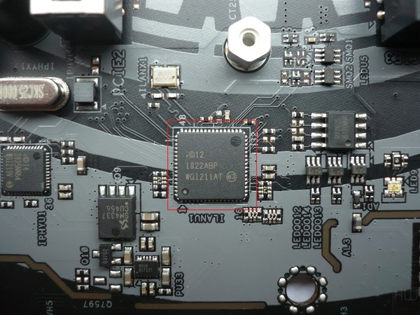 069-asrock-z390-taichi-ultimate-foto-scheda-particolare-controller-rete-intel1