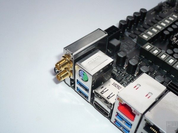 072-asrock-z390-taichi-ultimate-foto-scheda-particolare-modulo-wireless