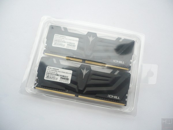 014-inno3d-ichill-memory-ddr4-foto-confezione-apertura