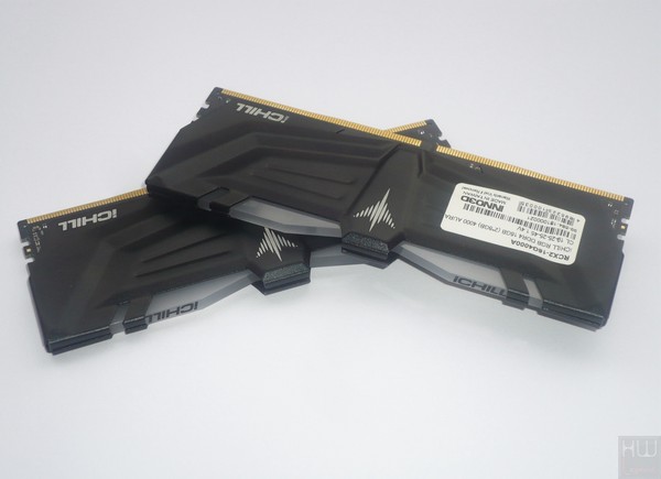 030-inno3d-ichill-memory-ddr4-foto-moduli-varie-barra-superiore2