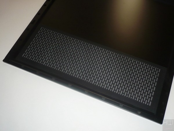 044-thermaltake-view37-riing-edition-foto-case-laterale-destro-dettagli-filtro