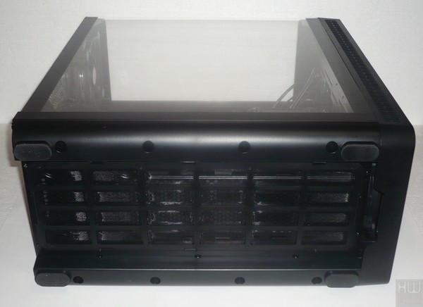 048-thermaltake-view37-riing-edition-foto-case-base-appoggio