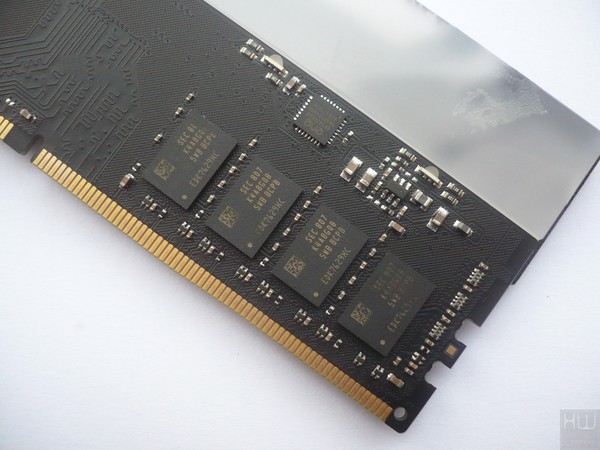 053-inno3d-ichill-memory-ddr4-foto-moduli-varie-smontaggio-ics-samsung