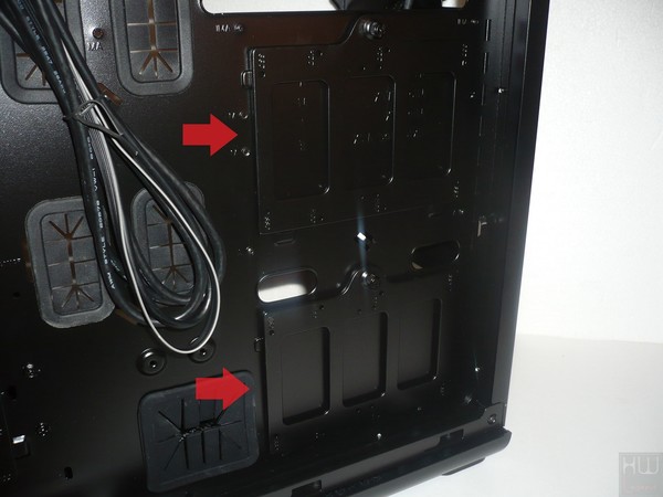 058-thermaltake-view37-riing-edition-foto-case-interno-slitte-unit-disco-posteriori