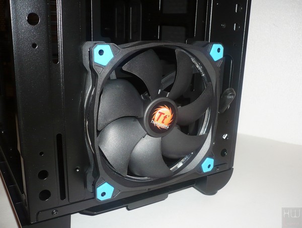 070-thermaltake-view37-riing-edition-foto-case-dettaglio-ventole-preinstallate-frontale-immissione