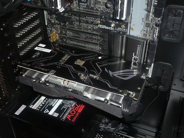076-thermaltake-view37-riing-edition-installazione-posizionamento-vga