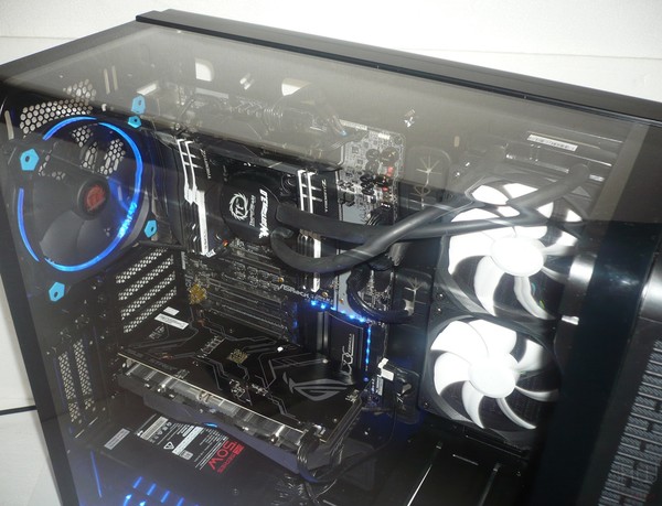 085-thermaltake-view37-riing-edition-installazione-vista-completa-finale