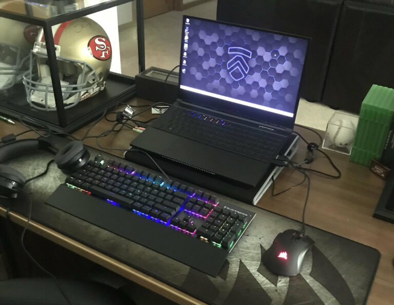 Eluktronics Svela I Notebook Gaming MECH 15 G3 MAX 15 E MAX 17 Con 